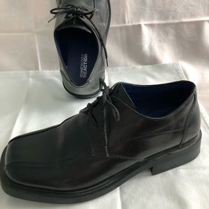 Kenneth Cole Reaction Mens Black leather shoes